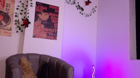 Coralie Bronson online show from June 11, 2026, 12:32 am