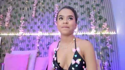 Snapshot of coralineross_ chatting on October 27, 2025, 11:03 am coralineross_ online show from October 27, 2025, 11:03 am