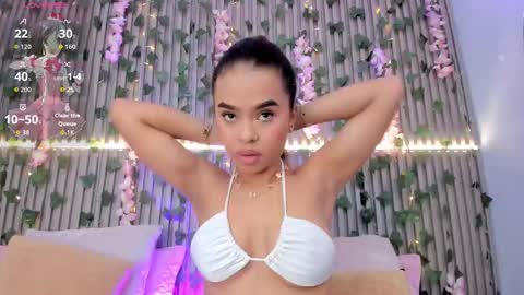 Snapshot of coralineross_ chatting on November 10, 2025, 10:47 am coralineross_ online show from November 10, 2025, 10:47 am