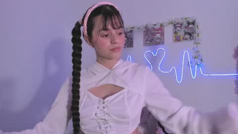 Snapshot of coralinexxx07 chatting on May 2, 2026, 12:04 am Coraline uwu Bienvenidos al dulce mundo de Coraline Hola amores soy Coraline Una chica tierna juguetona online show from May 2, 2026, 12:04 am