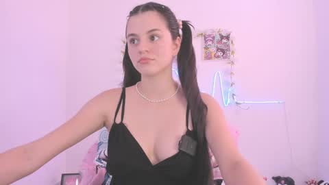 Snapshot of coralinexxx07 chatting on May 28, 2026, 4:26 pm Coraline uwu Bienvenidos al dulce mundo de Coraline Hola amores soy Coraline Una chica tierna juguetona online show from May 28, 2026, 4:26 pm