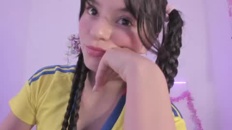 Coraline uwu     Bienvenidos al dulce mundo de Coraline    Hola amores soy Coraline  Una chica  tierna juguetona online show from June 17, 2026, 10:32 pm