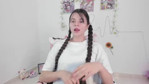 Coraline uwu     Bienvenidos al dulce mundo de Coraline    Hola amores soy Coraline  Una chica  tierna juguetona online show from July 14, 2026, 10:15 pm