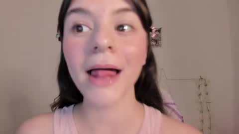 Coraline uwu     Bienvenidos al dulce mundo de Coraline    Hola amores soy Coraline  Una chica  tierna juguetona online show from July 28, 2026, 11:58 pm