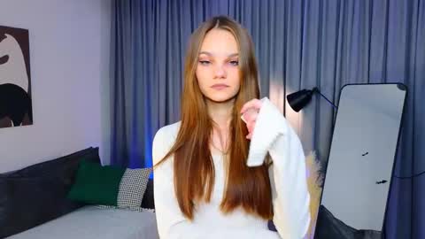 Snapshot of corazonmalinky chatting on November 10, 2025, 3:55 pm Lia online show from November 10, 2025, 3:55 pm