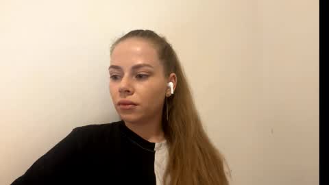 corinnachancy online show from December 19, 2025, 3:02 am