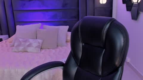 Corinne Russo online show from February 5, 2025, 9:36 am