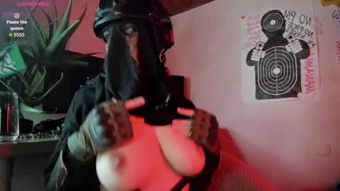 Snapshot of cos_operator chatting on October 2, 2025, 6:15 pm cos_operator online show from October 2, 2025, 6:15 pm