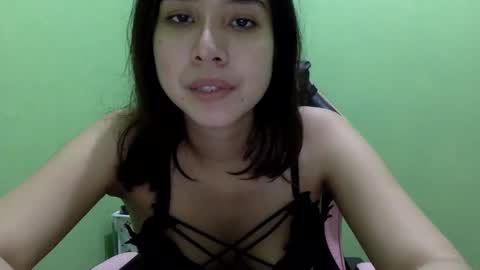 Snapshot of cottoncandygirl9898 chatting on April 23, 2026, 2:08 pm Liz Gwyneth Charlota online show from April 23, 2026, 2:08 pm