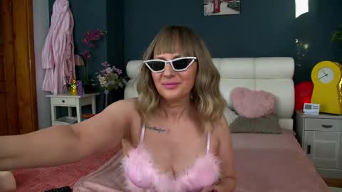 Snapshot of cougarmilf_ chatting on February 26, 2026, 3:11 pm cougarmilf_ online show from February 26, 2026, 3:11 pm