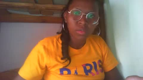 couleur_vanille online show from February 4, 2025, 8:02 am