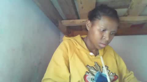 couleur_vanille online show from April 20, 2026, 6:05 am