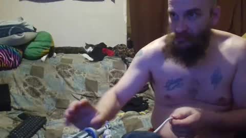 Snapshot of countryfuckers chatting on December 4, 2024, 10:46 am Alaskawildcouple online show from December 4, 2024, 10:46 am