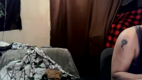 Snapshot of countryfuckers chatting on March 10, 2025, 12:59 pm Alaskawildcouple online show from March 10, 2025, 12:59 pm