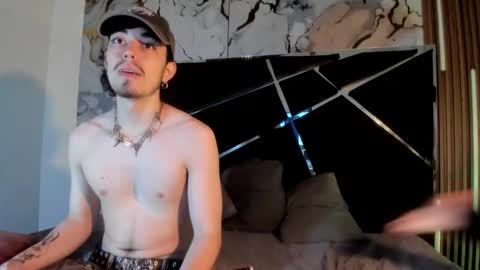 Snapshot of couple_in_heat_ chatting on February 18, 2026, 7:10 pm couple_in_heat_ online show from February 18, 2026, 7:10 pm