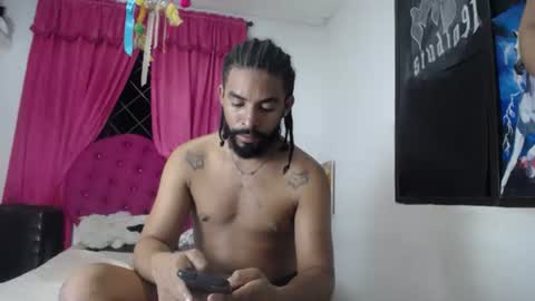 Snapshot of couple_sex_kinky chatting on December 15, 2024, 3:02 am couple_sex_kinky online show from December 15, 2024, 3:02 am