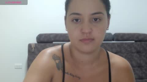  ALEJANDRO Y EMILY  online show from February 5, 2026, 2:27 am