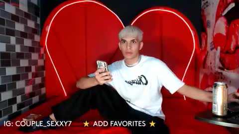 MIA LIZ AND SAM online show from January 1, 2025, 8:26 pm