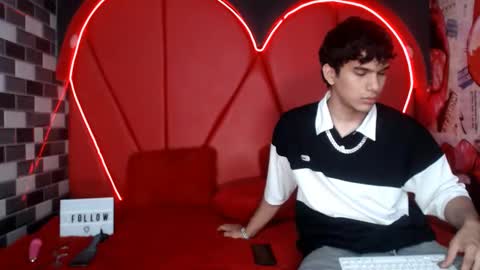 MIA LIZ AND SAM online show from September 10, 2025, 8:09 pm