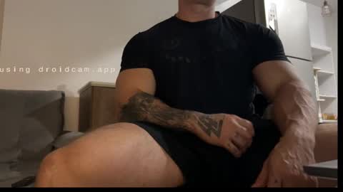 Snapshot of couplemuscle40 chatting on October 22, 2025, 11:26 pm couplemuscle40 online show from October 22, 2025, 11:26 pm