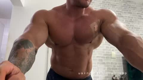 couplemuscle40 online show from May 8, 2026, 2:55 pm