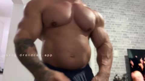 couplemuscle40 online show from May 9, 2026, 3:50 pm
