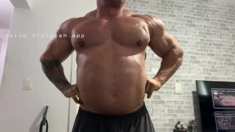 couplemuscle40 online show from May 19, 2026, 4:57 pm