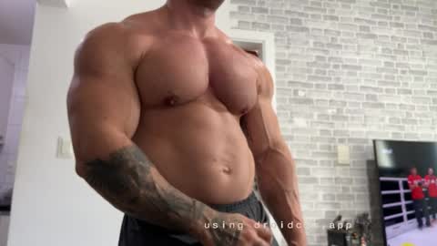 couplemuscle40 online show from June 5, 2026, 2:12 pm