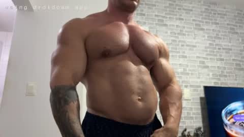 couplemuscle40 online show from June 15, 2026, 10:12 pm