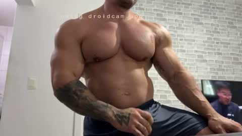couplemuscle40 online show from June 19, 2026, 3:49 pm