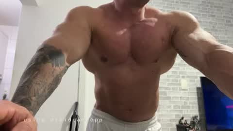 couplemuscle40 online show from July 3, 2026, 2:07 am