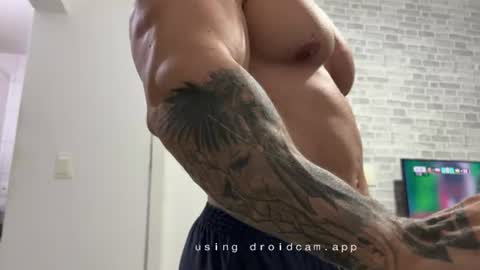 couplemuscle40 online show from July 6, 2026, 1:46 am