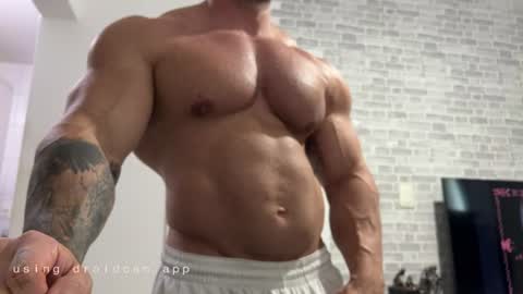 couplemuscle40 online show from July 7, 2026, 6:23 pm