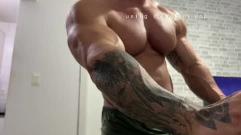 couplemuscle40 online show from July 21, 2026, 2:25 am