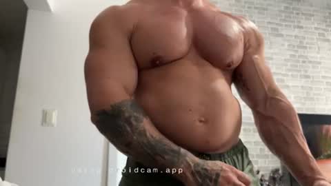 couplemuscle40 online show from July 28, 2026, 4:27 pm