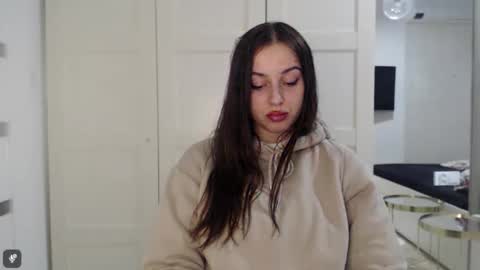 Snapshot of courtney_lux chatting on November 3, 2025, 3:13 pm Courtney online show from November 3, 2025, 3:13 pm