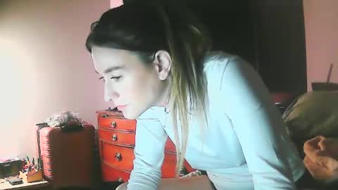 courtscutekitty online show from January 31, 2025, 11:46 am