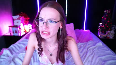 cozymell online show from January 1, 2025, 3:23 am