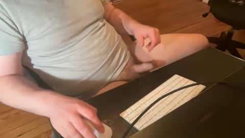 Snapshot of crackthesky886 chatting on November 10, 2025, 4:44 am crackthesky886 online show from November 10, 2025, 4:44 am