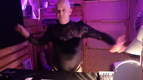 Snapshot of crash__gothic chatting on February 23, 2026, 9:50 am CrashGothic online show from February 23, 2026, 9:50 am