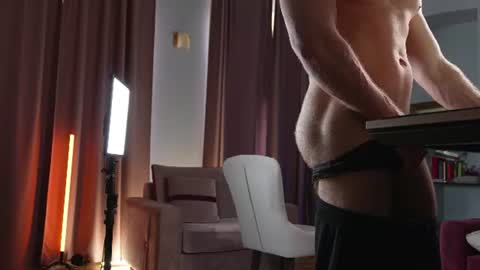 Snapshot of cravelorenzo chatting on June 29, 2026, 7:14 am CraveLorenzo online show from June 29, 2026, 7:14 am