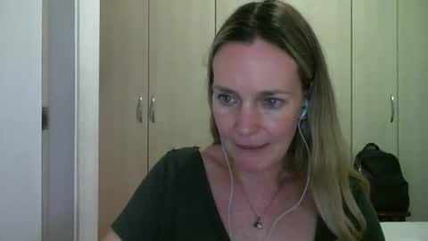 Snapshot of crazyanny chatting on February 18, 2025, 9:09 pm Anny online show from February 18, 2025, 9:09 pm