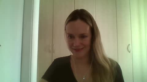 Snapshot of crazyanny chatting on February 24, 2025, 5:20 pm Anny online show from February 24, 2025, 5:20 pm