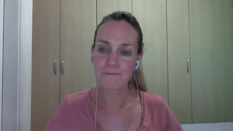 Snapshot of crazyanny chatting on February 26, 2025, 10:09 pm Anny online show from February 26, 2025, 10:09 pm