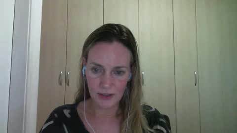 Snapshot of crazyanny chatting on February 27, 2025, 10:42 pm Anny online show from February 27, 2025, 10:42 pm