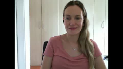 Snapshot of crazyanny chatting on March 10, 2025, 12:26 pm Anny online show from March 10, 2025, 12:26 pm