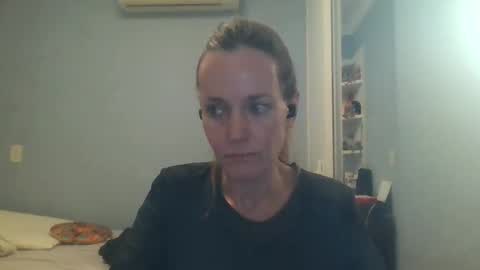 Snapshot of crazyanny chatting on September 18, 2025, 10:56 pm Anny online show from September 18, 2025, 10:56 pm