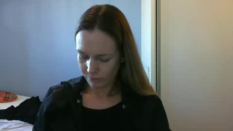 Snapshot of crazyanny chatting on September 30, 2025, 11:48 am Anny online show from September 30, 2025, 11:48 am