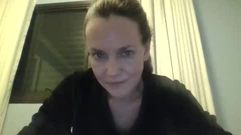 Snapshot of crazyanny chatting on October 1, 2025, 12:38 am Anny online show from October 1, 2025, 12:38 am