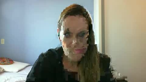 Snapshot of crazyanny chatting on October 3, 2025, 11:51 am Anny online show from October 3, 2025, 11:51 am